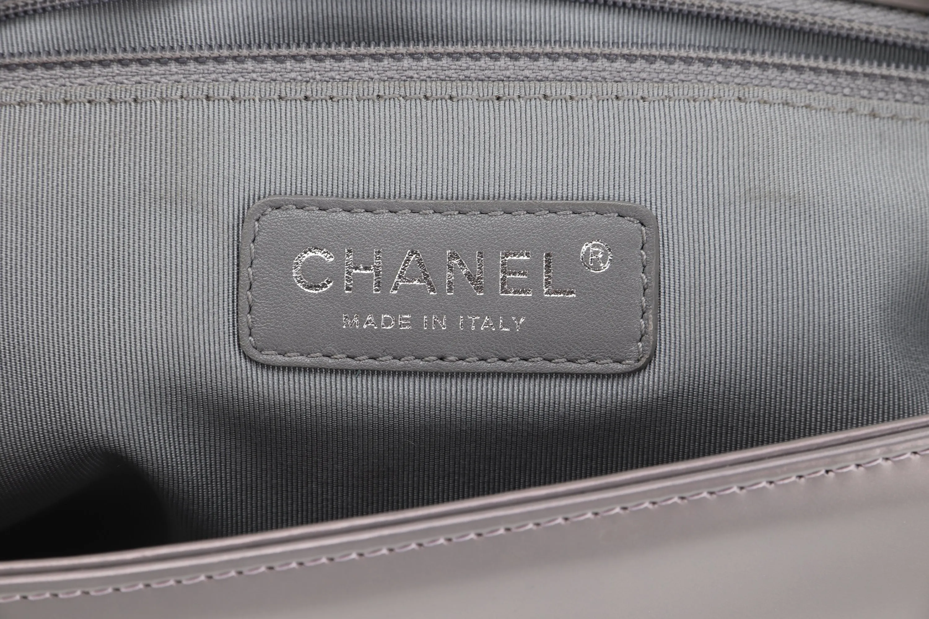 CHANEL BOY (1643xxxx) LARGE GREY PATENT LEATHER SILVER HARDWARE, WITH CARD & DUST COVER